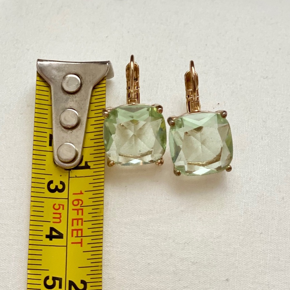 Beautiful pale green gemstone drop earrings - Picture 4 of 4